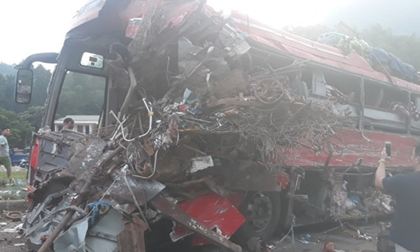 Thông tin 'sốc' sau vụ tại nạn xe khách thảm khốc ở Hòa Bình