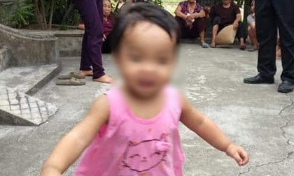 Nữ sinh bỏ rơi con 1 tuổi ở chùa kèm lời nhắn: 'Mẹ còn phải đi lấy chồng'