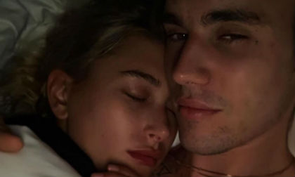 Bị đồn liên tục liên lạc với Selena, Justin Bieber thả nhẹ tấm hình cùng dòng chú thích không thể “sến” hơn