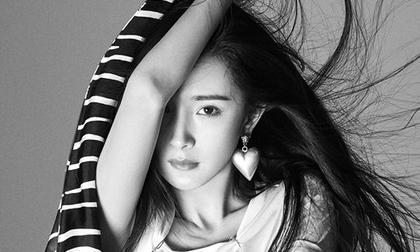 Dương Mịch trẻ trung mơn mởn, 'thần thái vô địch' sau khi bị fan kéo tụt váy