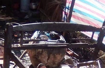 Người phụ nữ dùng xăng đốt chết chồng lúc nửa đêm 