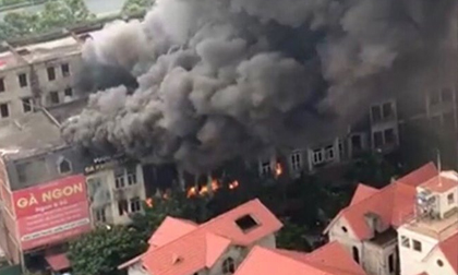 Gần chục căn biệt thự khu Thiên đường Bảo Sơn đang cháy dữ dội