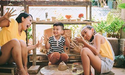 Ba mẹ con Thái Thùy Linh khoe bộ ảnh trong veo trong chuyến du ngoạn cùng nhau 