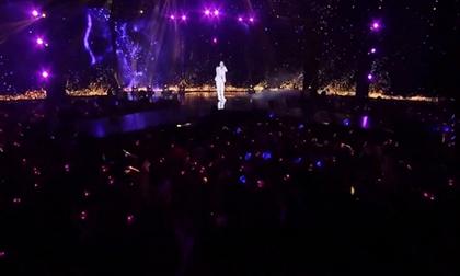 Khoảnh khắc lung linh, đáng nhớ khi hàng nghìn Sky đồng thanh hát 'Chắc ai đó sẽ về' với Sơn Tùng