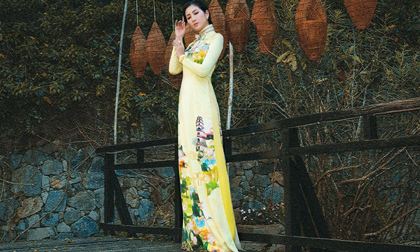 Á hậu Cao Mộng Thu Huyền dịu dàng huyền ảo trong tà áo dài Việt Hùng