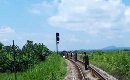 Lái tàu trượt chân ngã thiệt mạng ở Phú Thọ