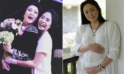 Mẹ chồng ca nương Kiều Anh đang mang thai đôi ở tuổi 47