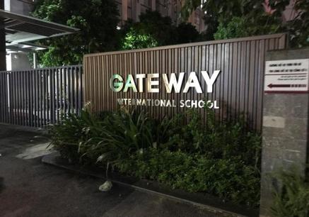 Nam sinh lớp 1 trường Gateway tử vong vì bị bỏ quên trên ôtô?