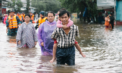 Người dân Phú Quốc vật lộn trong trận đại hồng thủy lịch sử