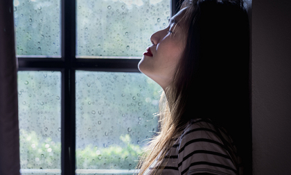 Gặp nhau trong buổi ra mắt, mẹ tôi hổ thẹn không dám ngẩng cao đầu còn bà nội chồng lắp bắp khi nhận ra người quen mà cả đời không muốn gặp