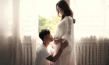 Ở tháng cuối thai kỳ, Kim Cương vẫn gợi cảm bên Ưng Hoàng Phúc dù tăng 20kg