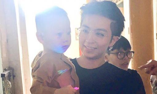 Lần đầu xuất hiện sau nghi vấn hẹn hò Hoàng Thùy Linh, Gil Lê lộ biểu cảm gây bất ngờ