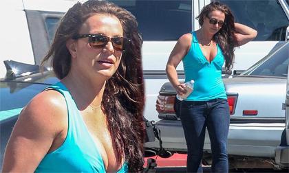 Britney Spears lộ vẻ mặt mệt mỏi, kém sắc cùng thân hình sồ sề sau loạt ảnh 'long lanh' trên mạng xã hội