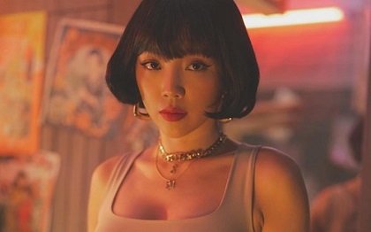 Tóc Tiên đãi fan bằng bản solo điệp khúc 'Nước mắt em lau bằng tình yêu mới' chỉ toàn nốt cao