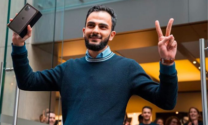 Đây là người đầu tiên trên thế giới mua được iPhone 11