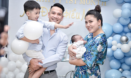Vợ chồng ca sĩ Ngọc Hiền tổ chức đầy tháng cho con thứ 3