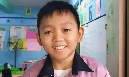 Lạ kỳ thầy giáo 22 tuổi sở hữu gương mặt trẻ thơ, đứng cạnh học trò lớp 5 ai cũng lầm tưởng là bạn của những đứa trẻ