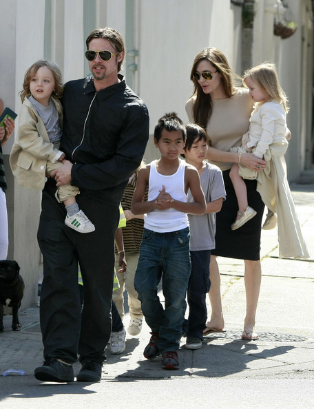Gia đình hạnh phúc của Jolie-Pitt