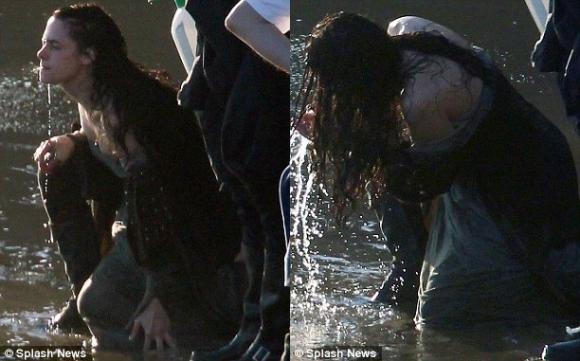 sexy,Kristen Stewart,Chiếc áo nịt ngực