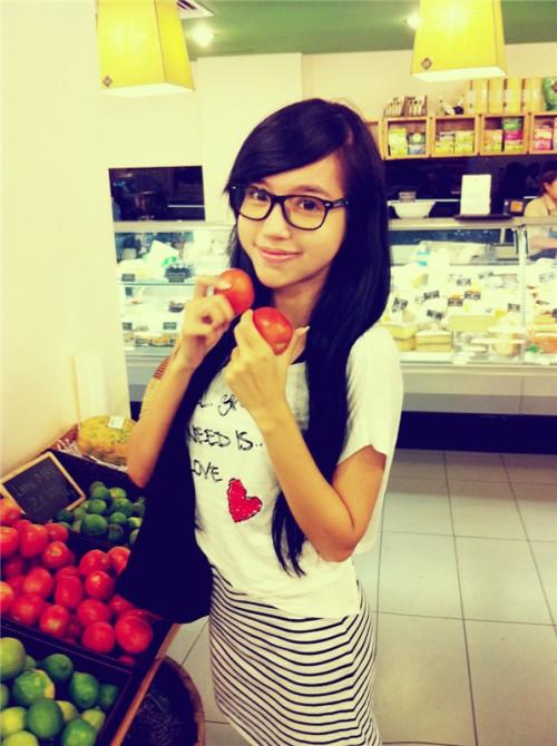Elly Trần,hotgirl