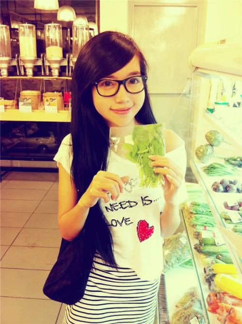 Elly Trần,hotgirl