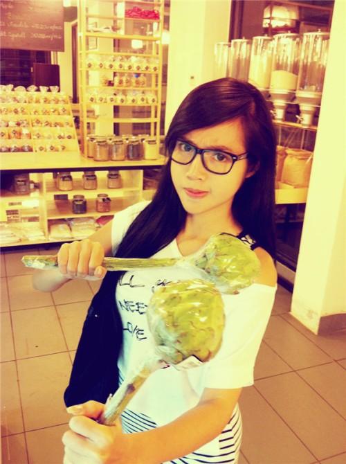 Elly Trần,hotgirl