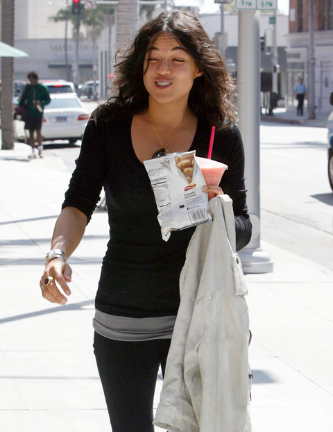 Rihanna,lộ vòng 3