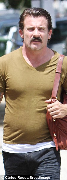 Lindsay Lohan,diện quần,bẩn,ra phố