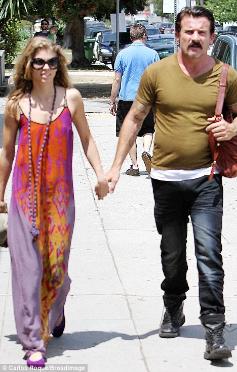 Lindsay Lohan,diện quần,bẩn,ra phố