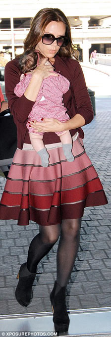 con sao,bé Harper Beckham
