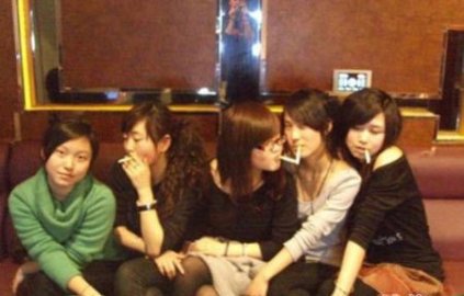 nữ sinh,quấn khăn tắm,dạo phố,Trung Quốc
