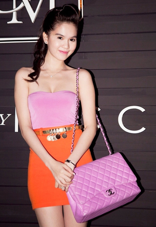 Ngọc Trinh,gợi cảm,trẻ trung,khoe,ngực,vòng 1,vòng một,hoa hậu,hh,thời trang,quần,áo,giày,váy