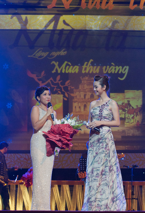 Jennifer Phạm rạng rỡ bên Quang Dũng