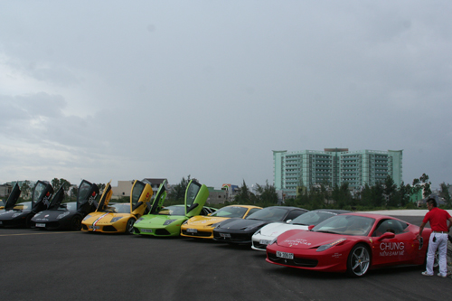 Siêu xe Lamborghini của Cường 'đô la' dẫn đoàn đại náo Đà Nẵng