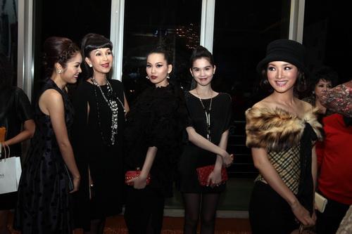 Ngọc Trinh,tiệc thời trang Elle show,Ngọc Trinh 'kín cổng cao tường'