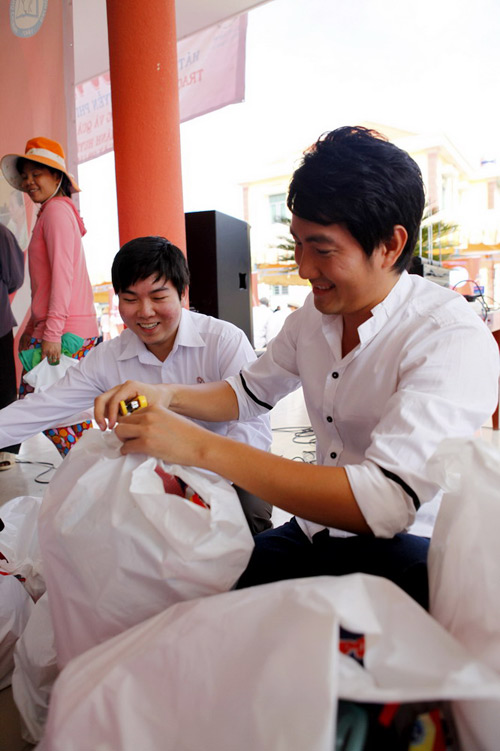 Nguyễn Phi Hùng,Hoàng Mập,chung tay vì cộng đồng