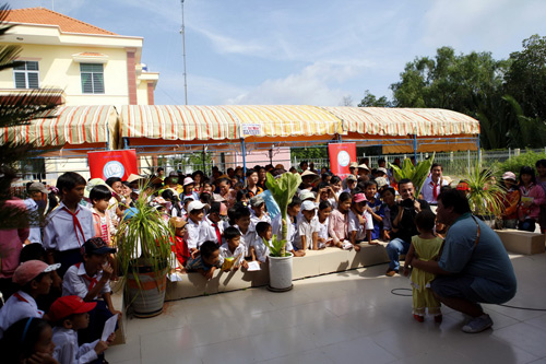 Nguyễn Phi Hùng,Hoàng Mập,chung tay vì cộng đồng