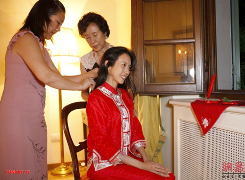 Mạc Văn Úy,đám cưới