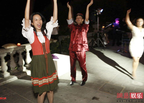 Mạc Văn Úy,đám cưới