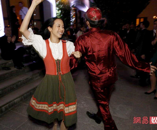 Mạc Văn Úy,đám cưới