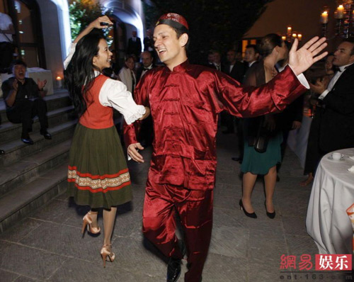 Mạc Văn Úy,đám cưới