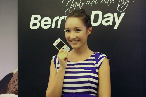 Anna Trương,Mc Anh Tuấn,BlackBerry