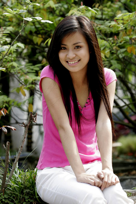 hotgirl,Hotgirl Việt trên báo chí nước ngoài,Hoàng Thùy Linh,Elle Trần,Bảo Trân,Huyền baby