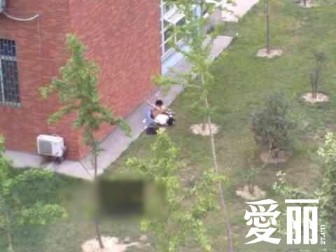 sinh viên làm chuyện ấy ở trường học