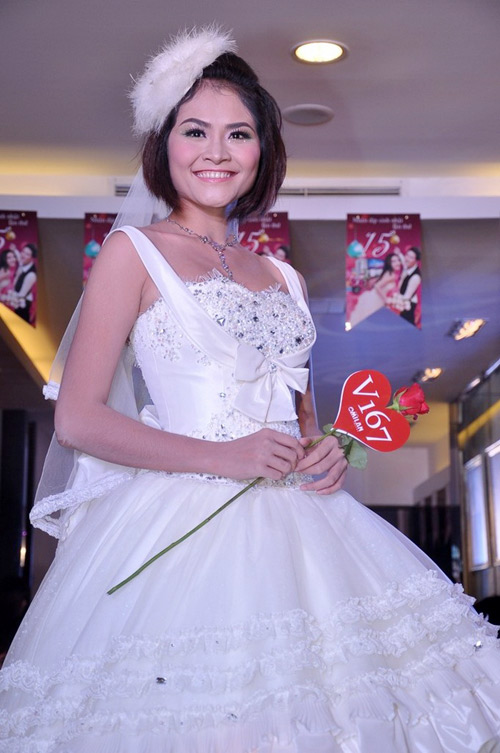 Hương Giang,hoa hậu,áo cưới,váy cưới,thời trang