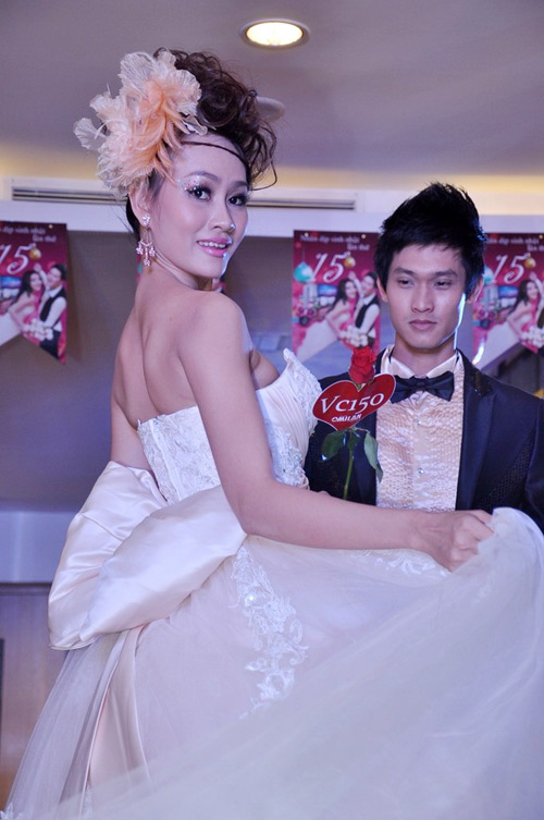 Hương Giang,hoa hậu,áo cưới,váy cưới,thời trang
