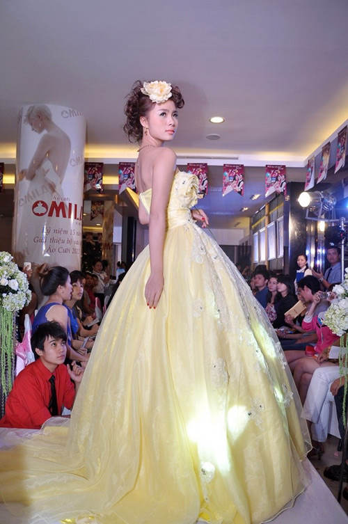 Hương Giang,hoa hậu,áo cưới,váy cưới,thời trang