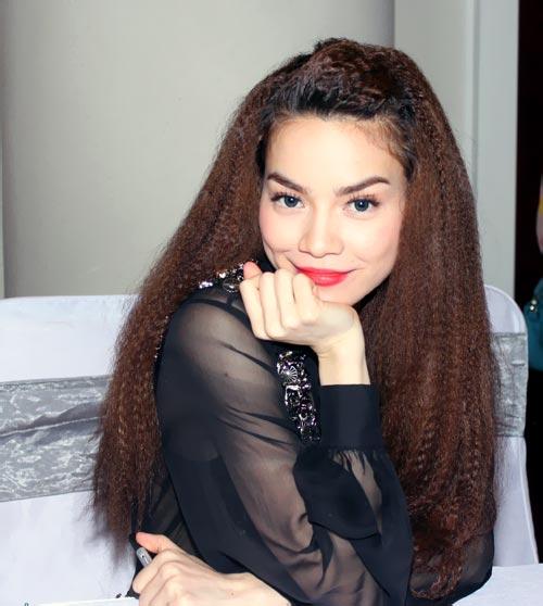giải trí Việt,Thu Minh,Ngọc Trinh,Mr Đàm,Hồ Ngọc Hà,sao Việt,sắc đen,Mc Phan Anh,Ngọc Oanh