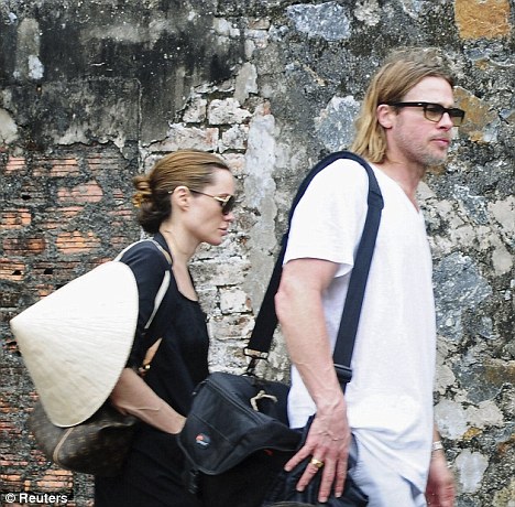 Angelina,Brad Pitt,Pax Thiên,Côn Đảo