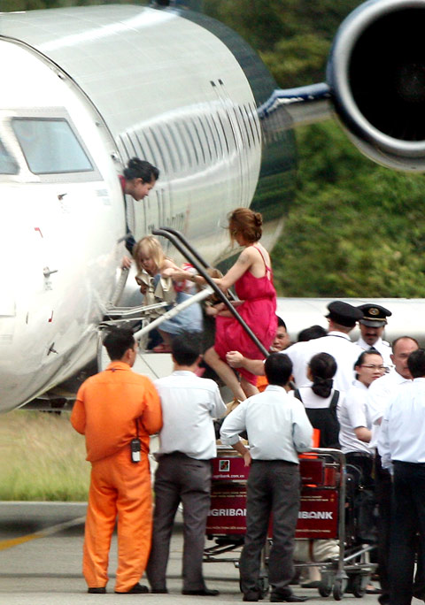 Brad Pitt,Angelina Jolie,diễn viên,ngôi sao,Hollywood,tài tử,Ông bà Smith,Pax Thiên,Côn đảo